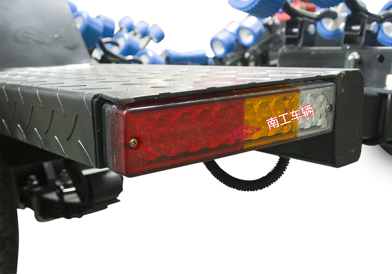 1677896826101329.jpg 游艇拖车5.jpg